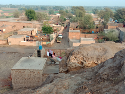 The view of houses near the archaeological site, Tulamba